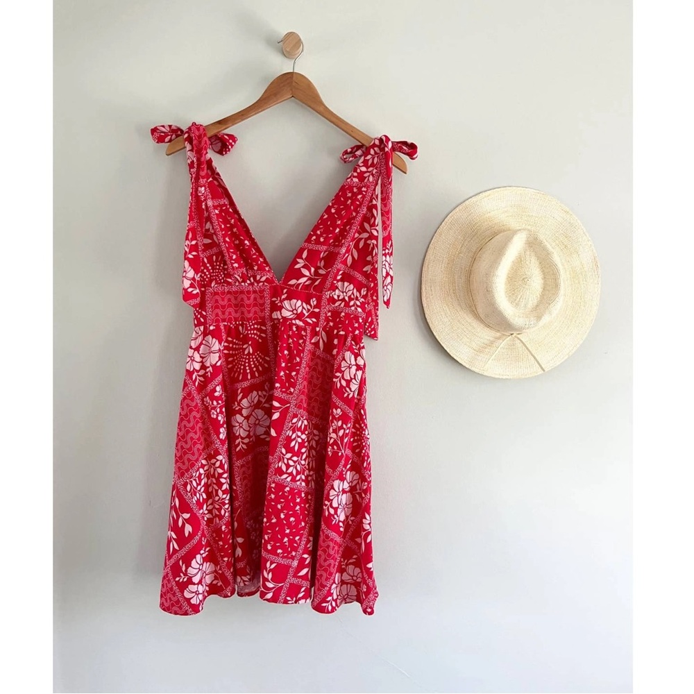 House of Harlow 1960 Red and White Floral Dress